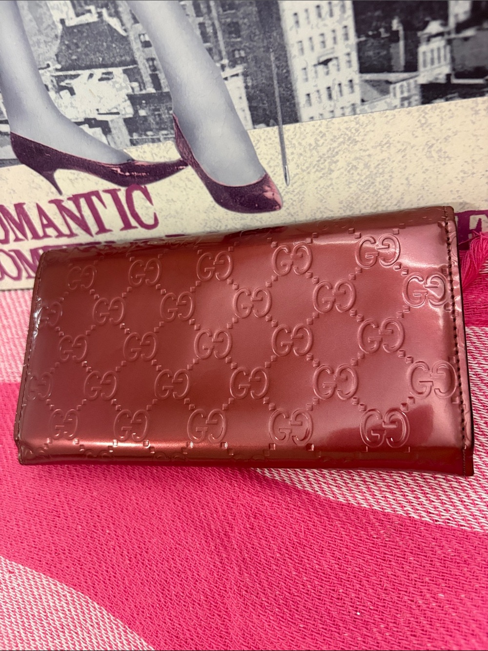 Gucci Burgundy Patent GG Heart Continental Wallet - Picture 2 of 15